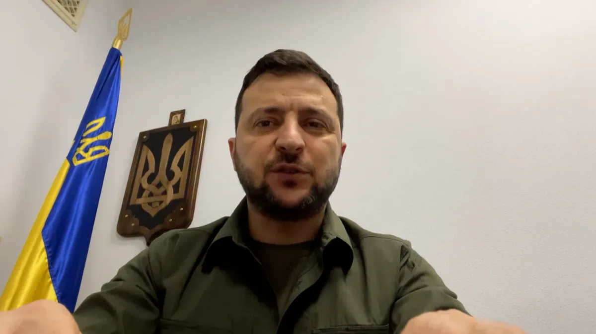 Зеленский заявил, что ситуация на Донбассе очень сложная, но он все равно рассчитывает на «День Победы» 