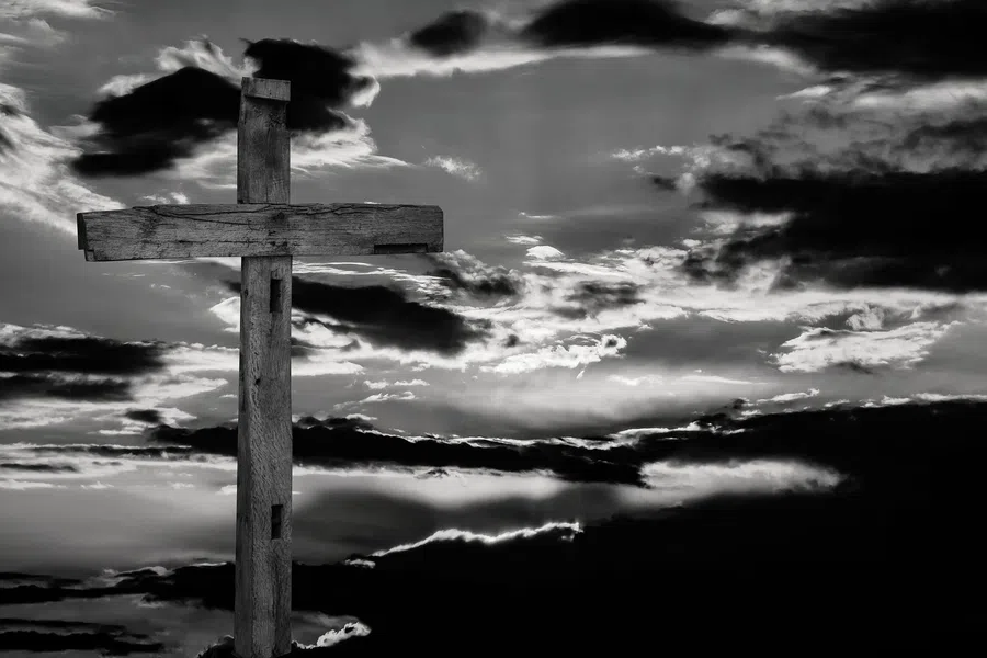 27 сентября 326 года был найден крест, на котором распяли Христа