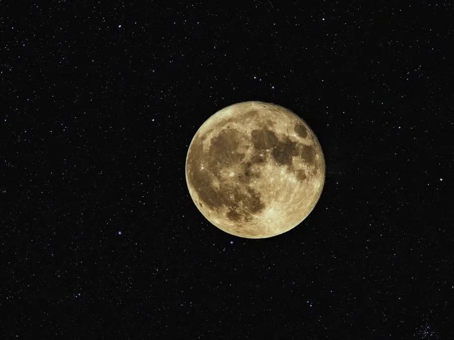 19 ноября 2021 года – Полнолуние в Тельце и Лунное затмение: как и во сколько загадать заветное желание в уникальный день СуперЛуны
