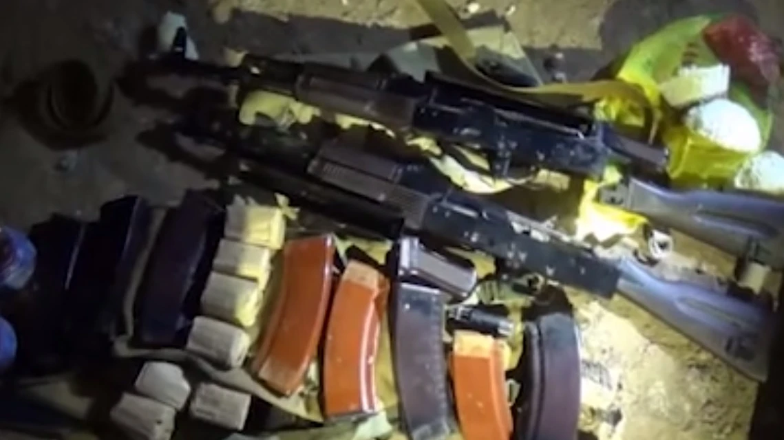 Склад оружия киевских боевиков под украинской школой нашли российские военные