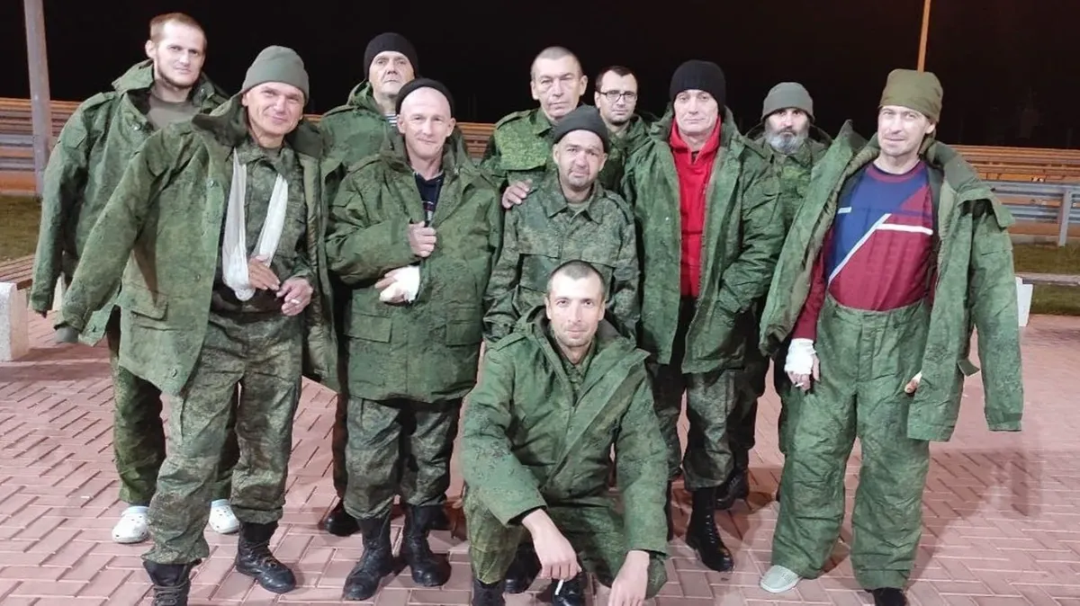 Вернувшиеся из плена военные ДНР. Фото: Дарьи Морозовой 