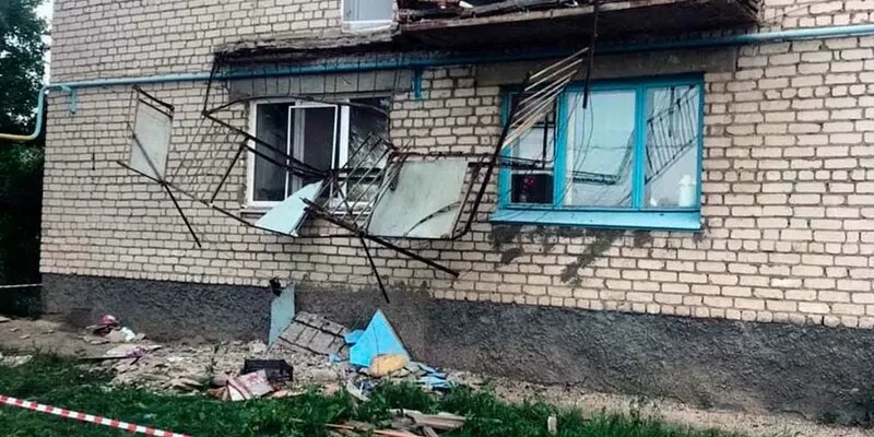 Балкон рухнул с матерью и дочерью в Вольске: СК возбудил уголовное дело