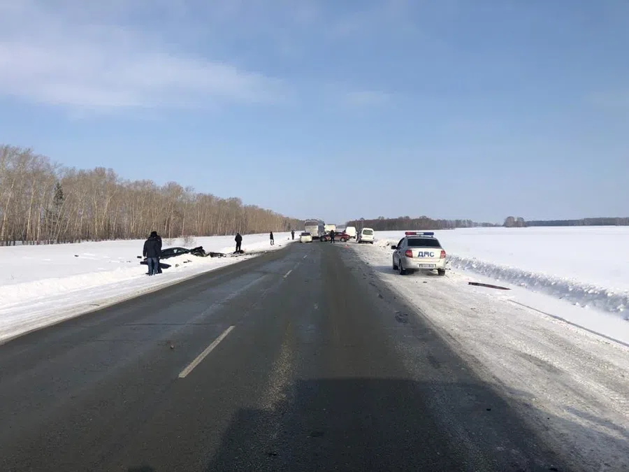 Пять человек погибли на трассе "Волга" при столкновении ВАЗа и грузовика Hino