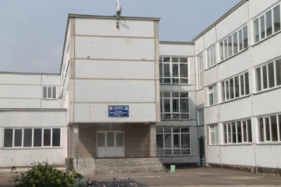 Школа №13 в Микрорайоне Бердска