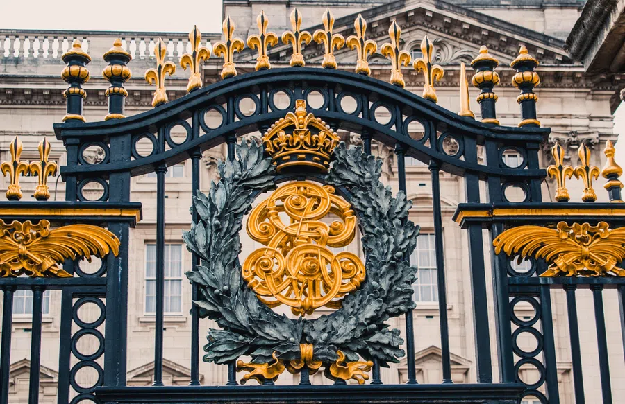 В Британии заявили о передаче власти от Елизаветы II к принцу Чарльзу