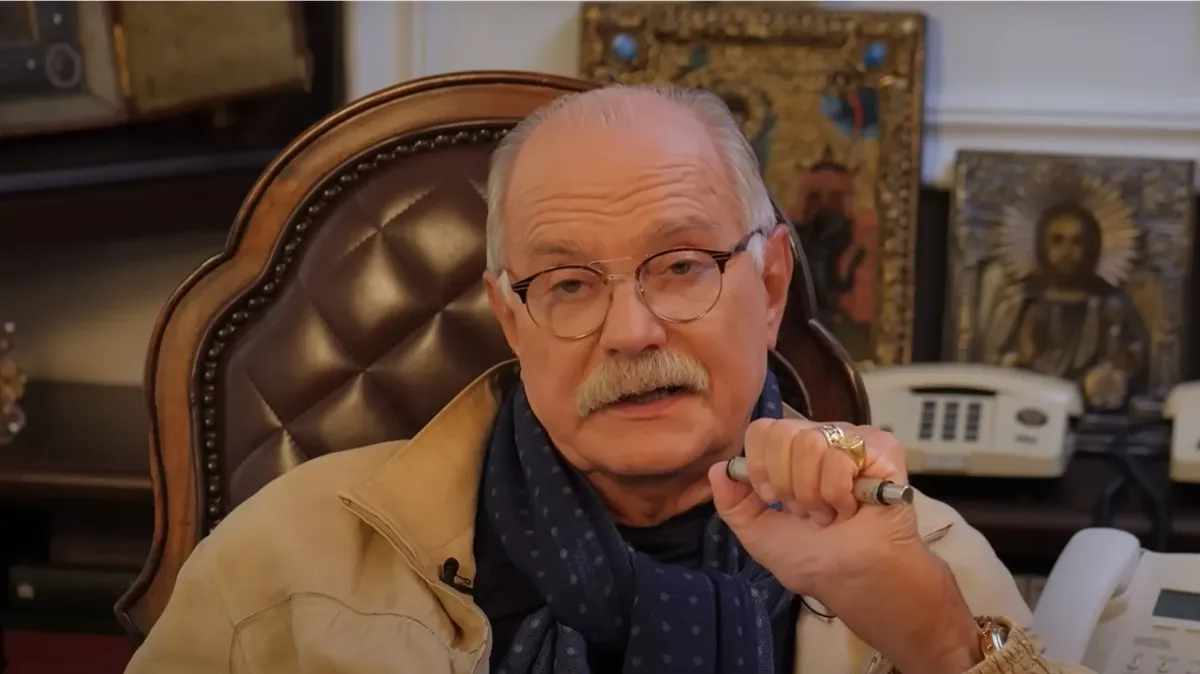 Никита Михалков. Стоп-кадр из видео. БесогонTV / YouTube