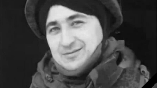 В Красноярске простились с 36-летним военным и хоккеистом Дмитрием Демирджи. Он погиб в военной спецоперации на Украине