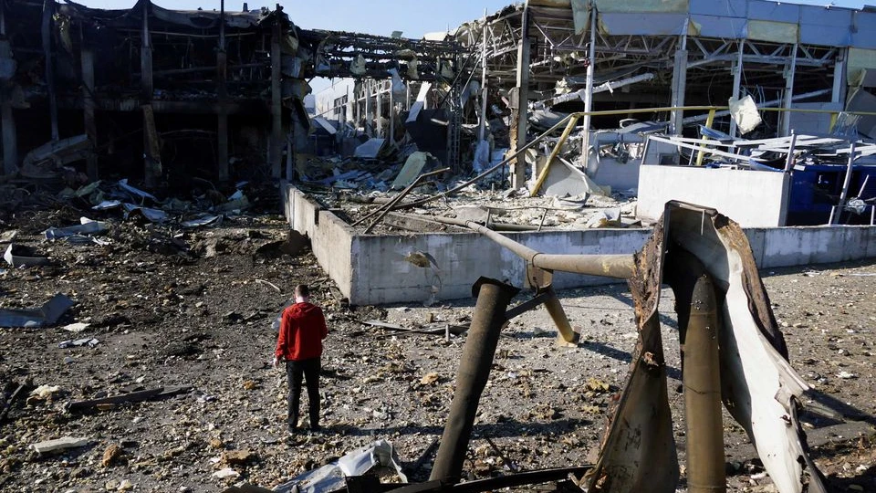 Зеленского за шиворот: Посол ЛНР Мирошник заверил, что мира в Донбассе не будет, пока не уничтожат «токсичный» украинский режим