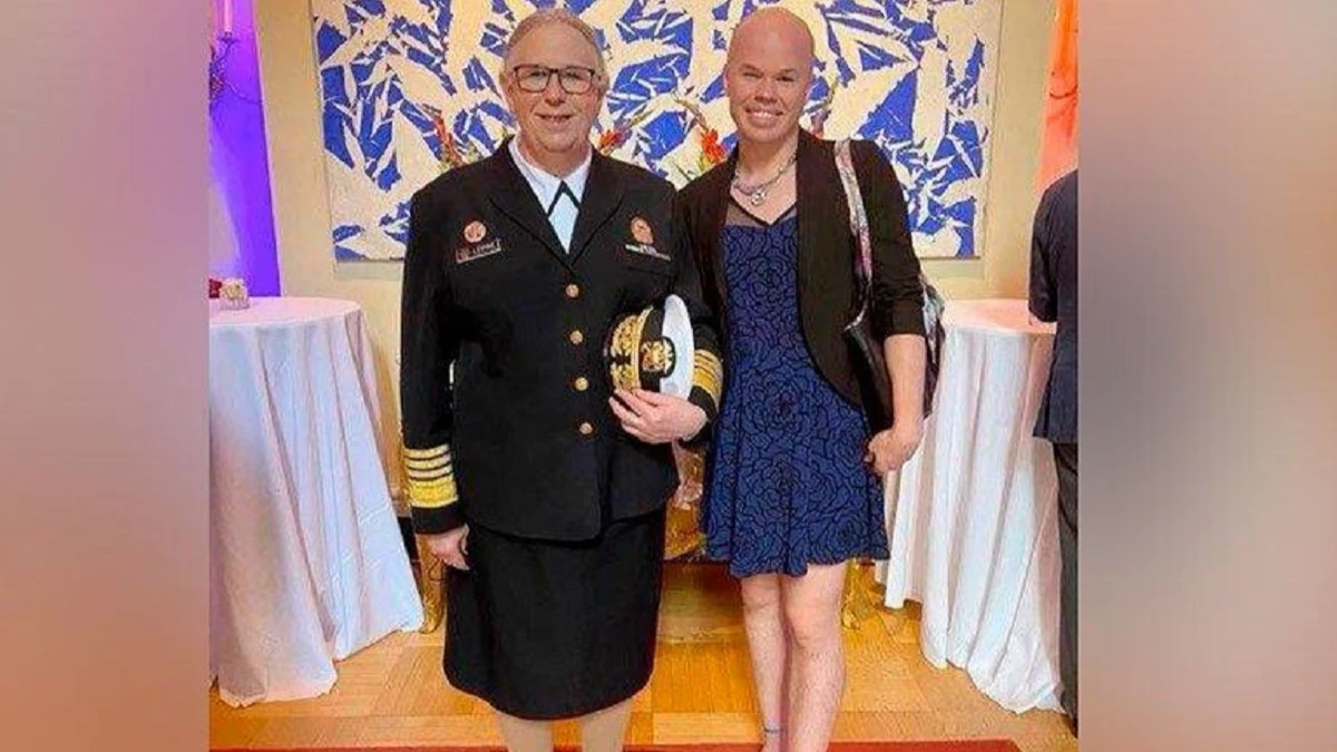 В Сети обсмеяли фото трансгендера-адмирала США  Рэйчел Левин, которая до 54 лет была Ричардом. На высокий пост ее «продвигал» Байден