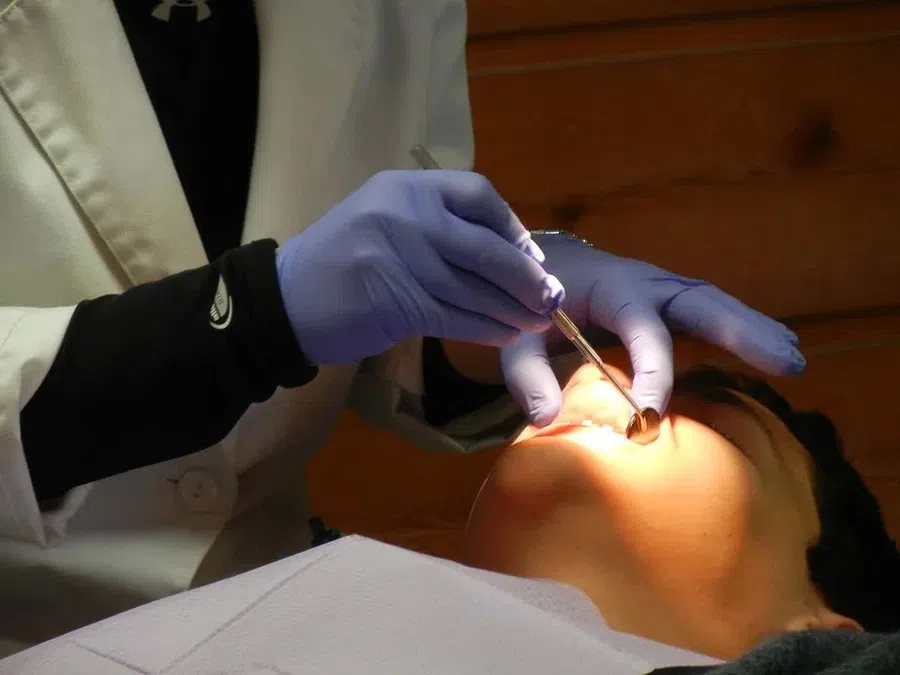 Страх перед стоматологом надо побороть в раннем детстве, чтобы не было печальных последствий