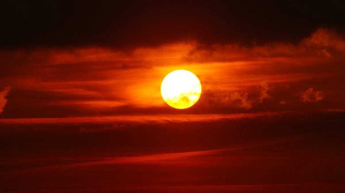 Далеко не все всплески солнечной активности являются магнитными бурями. Фото: Pxfuel.com