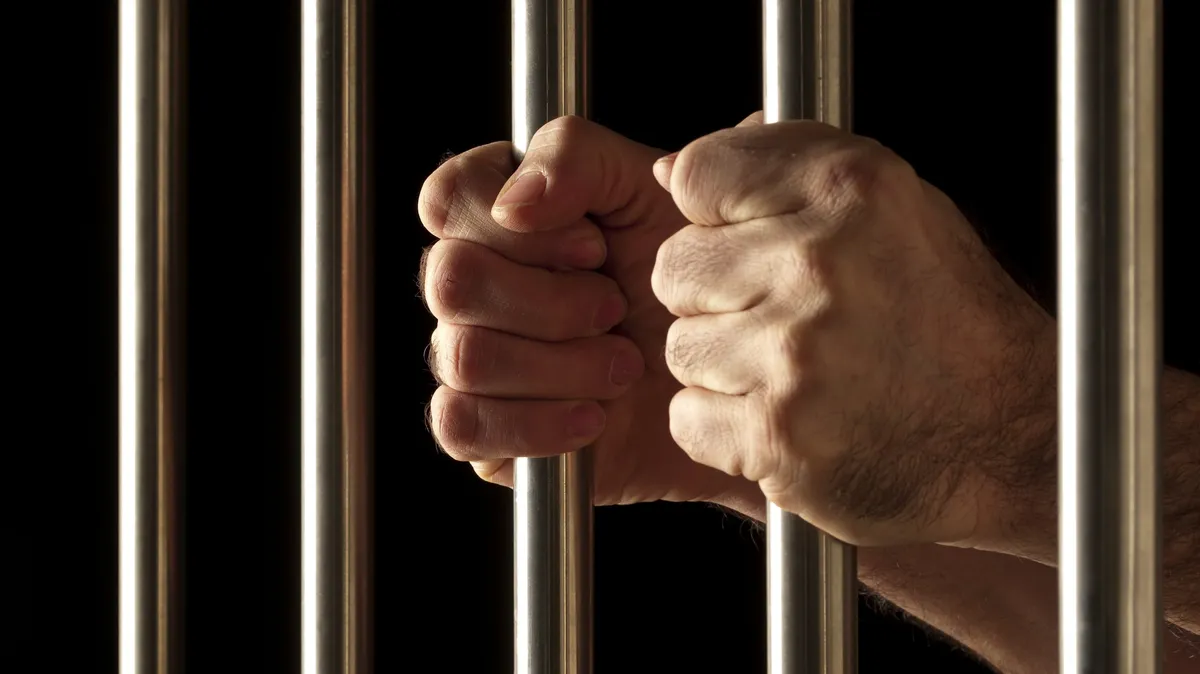 Госдума приняла закон об уголовном наказании за дискредитацию любых участников СВО, в том числе «вагнеровцев»: нарушителям грозит до 15 лет тюрьмы 