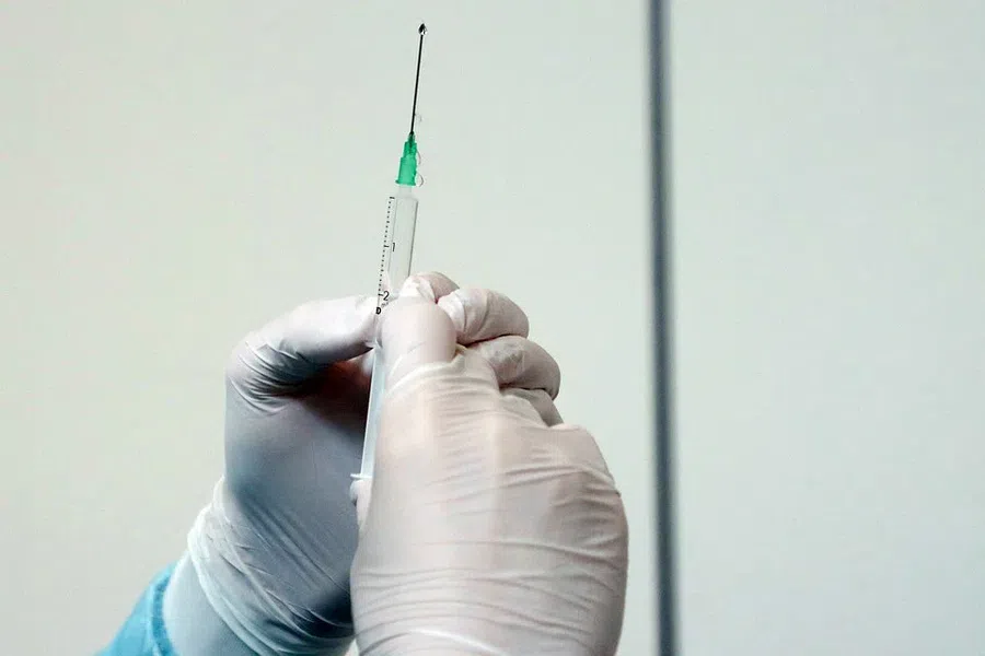 Можно ли ставить вакцину от коронавируса людям с онкологией?