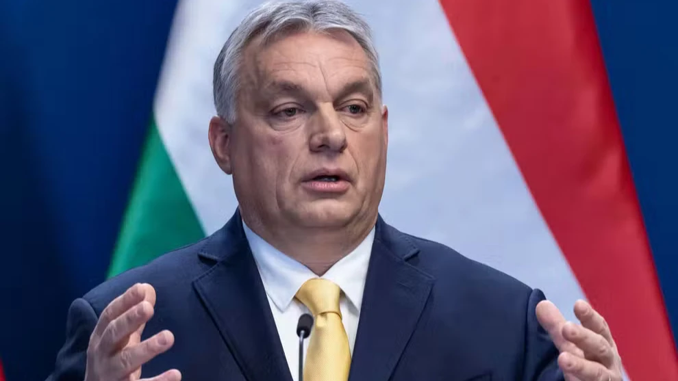 Премьер-министр Венгрии Виктор Орбан обращается к СМИ во время ежегодной международной пресс-конференции в Будапеште Фото: AP