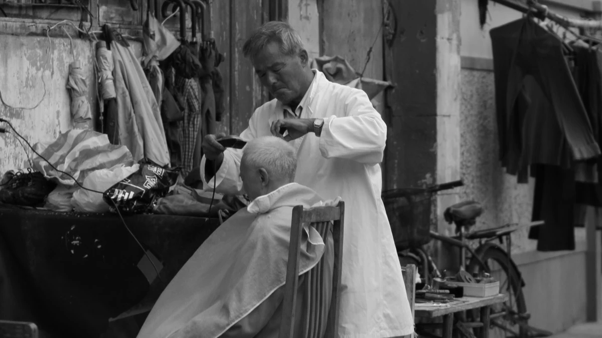 В средние века парикмахеры были более универсальны, чем сейчас. Фото: pxhere.com