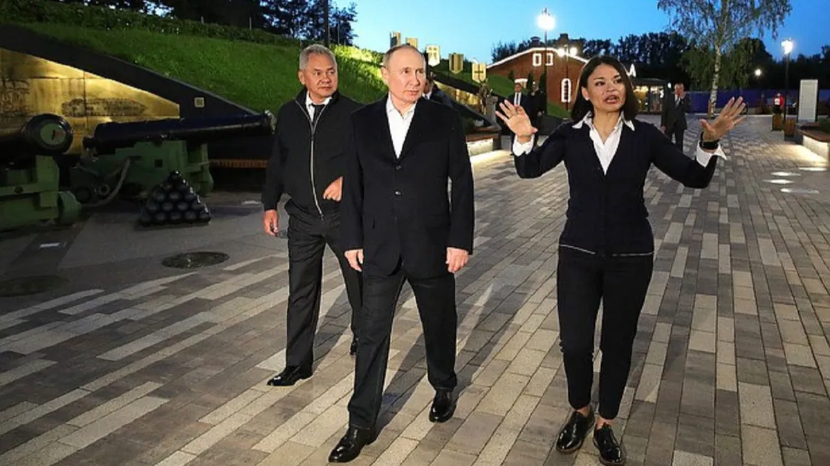 Путин прибыл в Кронштадт на парад в День Военно-морского флота РФ. Ссылки на прямую трансляцию с главного события Петербурга 31 июля 