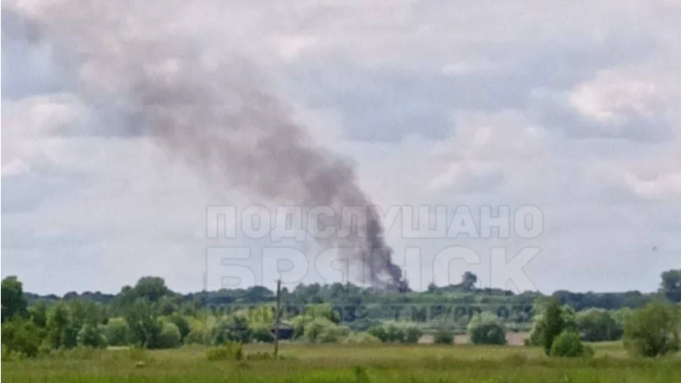 Жители сняли момент удара ВСУ по поселку. Фото: Подслушано Брянск