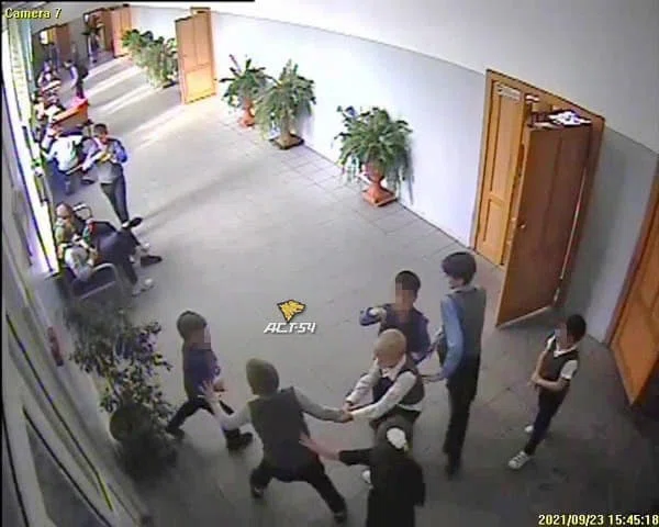 В Новосибирске старшеклассники избили 8-летнего школьника и сломали ему позвоночник