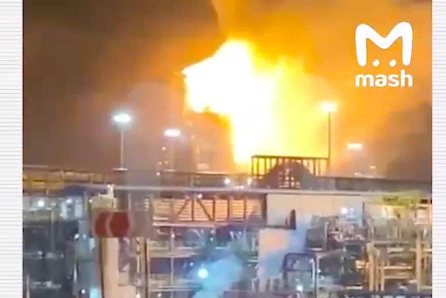 В Амурской области вспыхнул пожар на заводе: Жители Свободного почувствовали мощный хлопок и дрожь земли