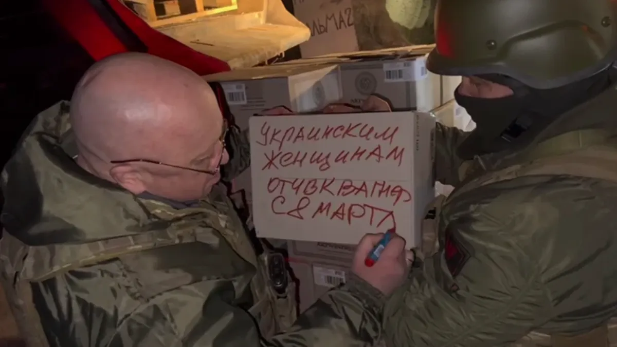 Пригожин отправил украинским женщинам подарок к 8 марта  от ЧВК «Вагнер» – целый грузовик бахмутского шаманского ArtWinery – видео 
