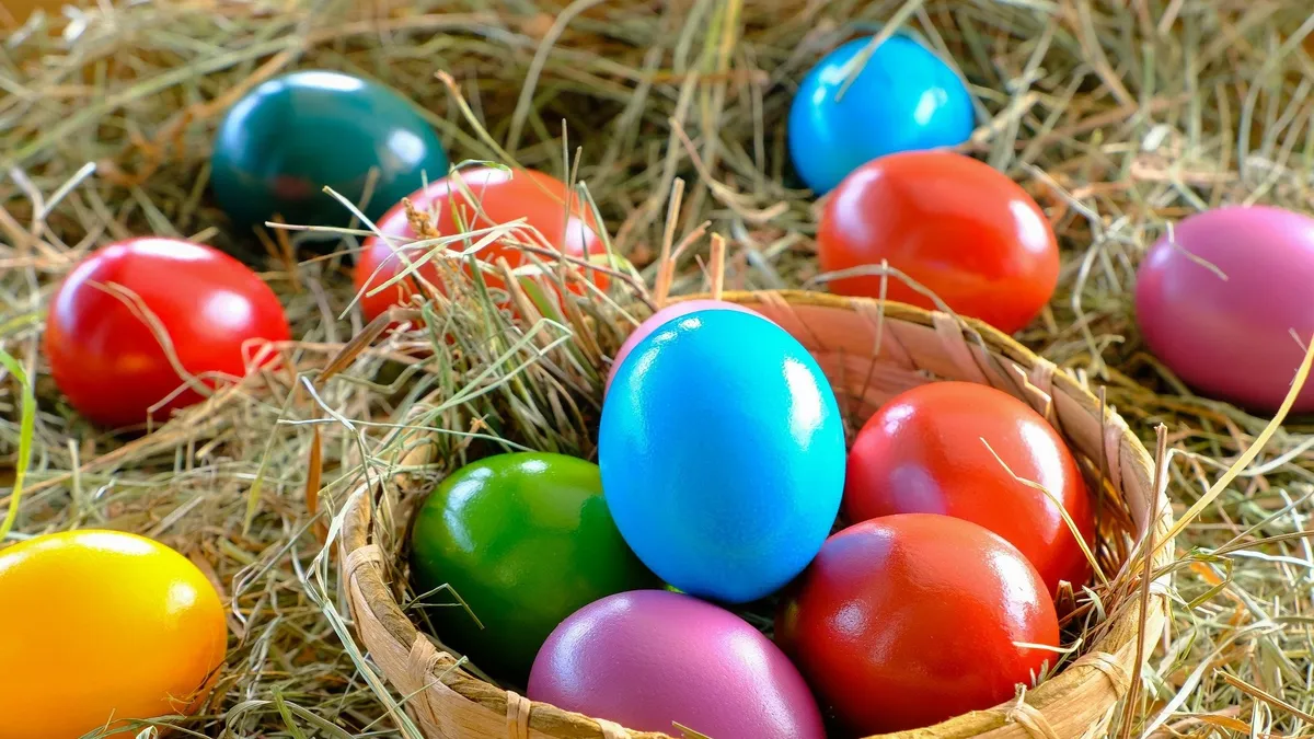 Крашеные яйца считаются одним из главных символов как на православную, так и на католическую Пасху. Фото: Pixabay.com