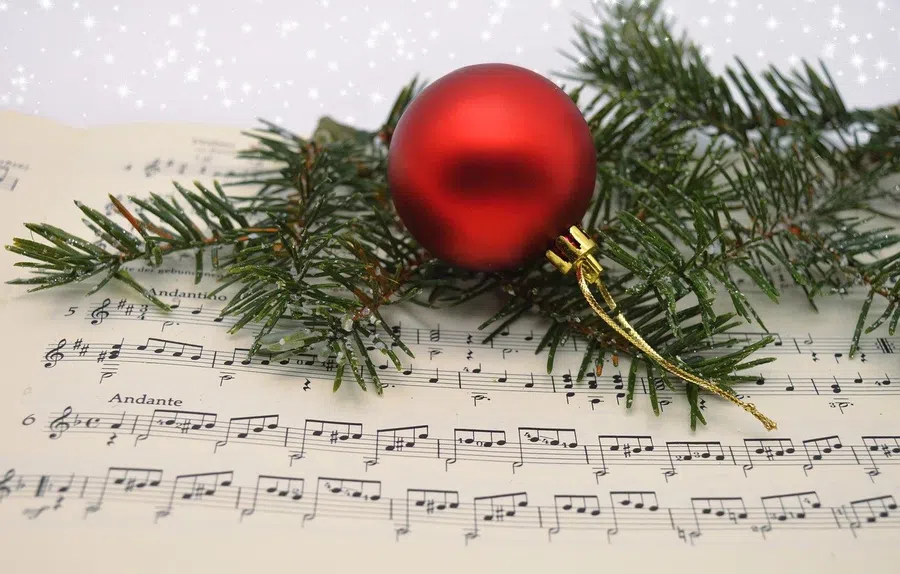 Рождественские песни для настроения: как собрать идеальный плейлист