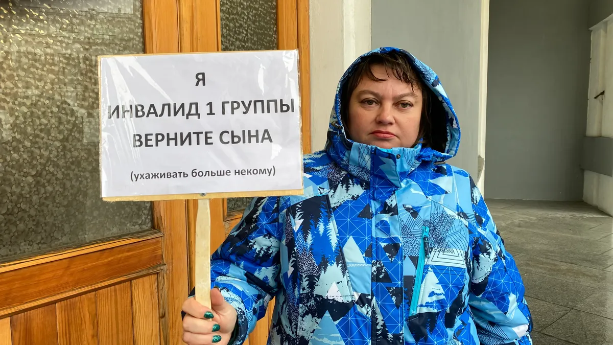 В Новосибирске родственники мобилизованных пожаловались на пьющих командиров и «мясные штурмы» - дословно 