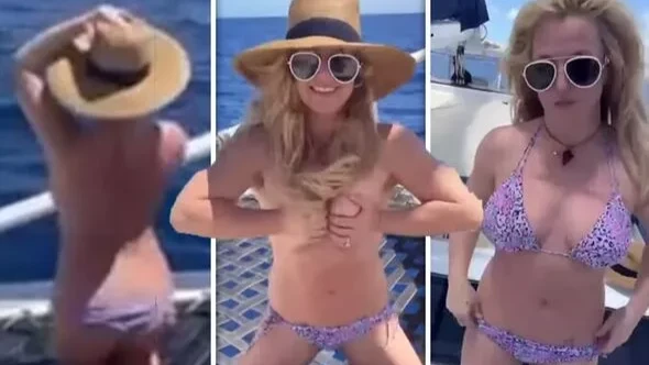 Бритни Спирс опять постит голые фотки - теперь на яхте с ананасами