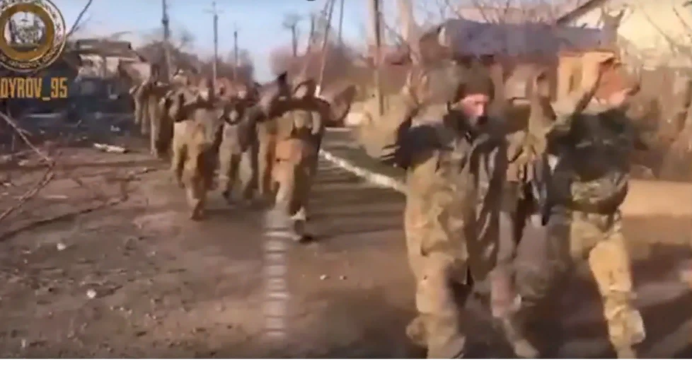 267 морпехов сдались в плен в Мариуполе. Фото: стопкадр с видео в телегарм-канале Рамзана Кадырова