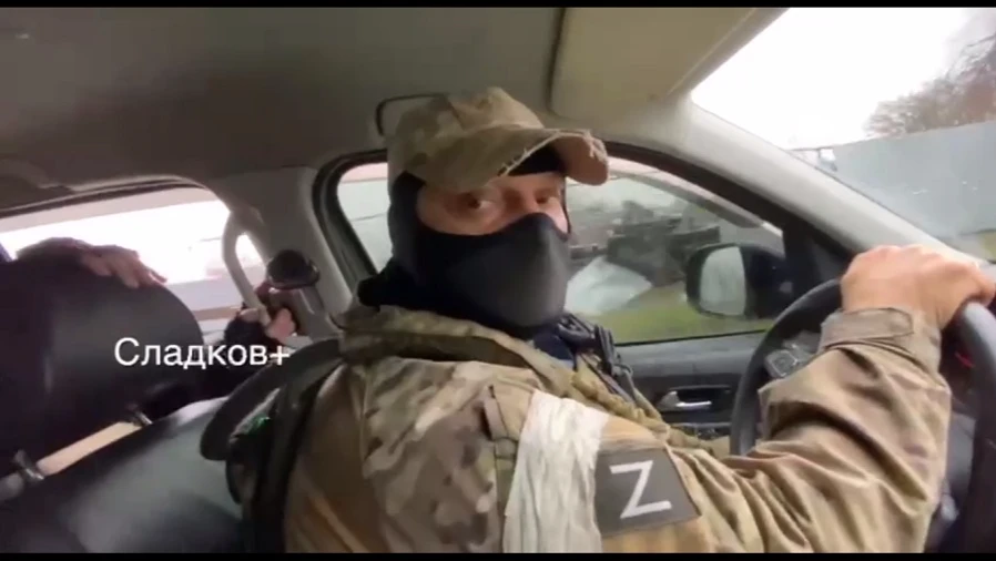 Бойцы ДНР поддерживают решение Путина об отмене штурма. Фото: стопкадр с видео Сладкова