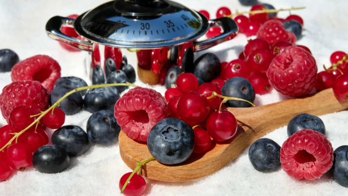 Ягодный месяц: лучшие и худшие дни для сбора малины, черной и красной смородины, крыжовника, груши и яблок в августе 2022 – 20 рекомендаций по зимним заготовкам консервированных ягод 