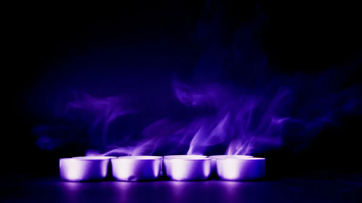 Многие ритуалы проводятся при помощи свечей. Фото: Pxfuel.com