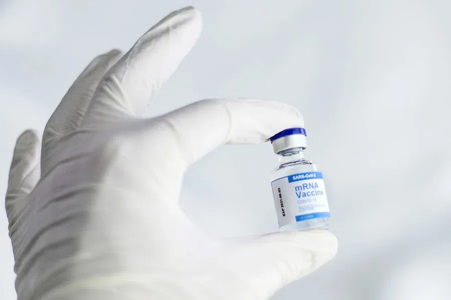 Насколько безопасны и эффективны вакцины от коронавируса для людей с онкологией?