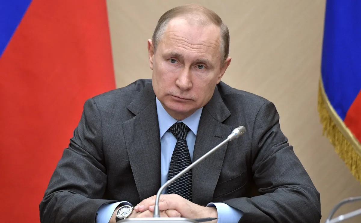 За падение рейтинга доверия Путину ждут разъяснений социологов в Кремле