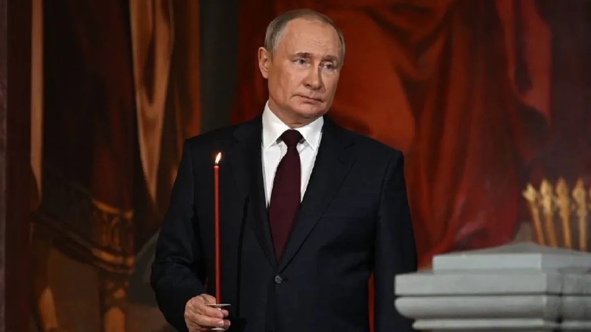 Владимир Путин поздравил православных россиян со светлым праздником Пасхи – он побывал на ночной службе в храме Христа Спасителя