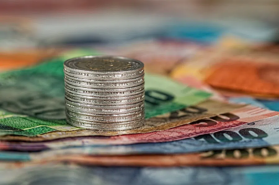 Сбербанк заявил о выдаче клиентам валюты без ограничений, но только в рублях