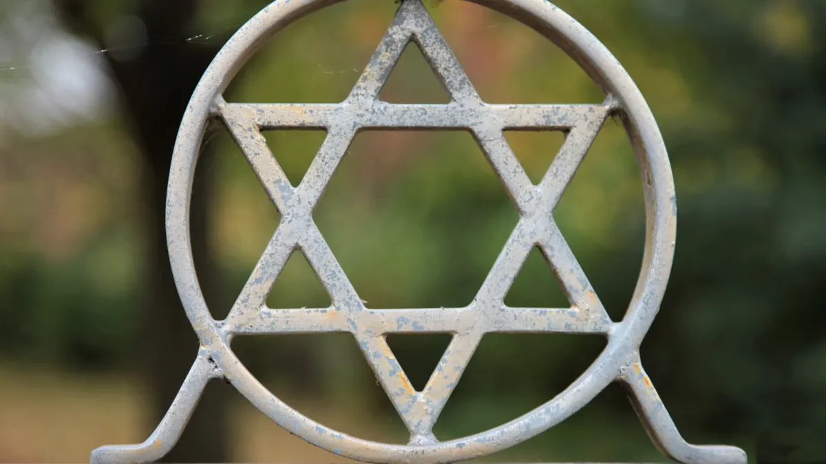 Чтобы не согрешить, что можно и что нельзя делать евреям в Лаг ба-Омер: Семь категорических запретов и пять очень важных дел на 19 мая