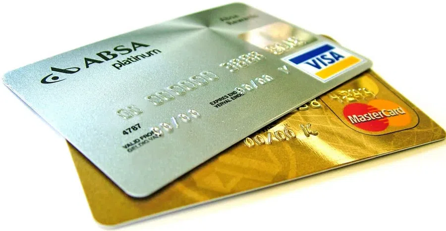 Карты Visa и Mastercard запретили выпускать попавшим под санкции российским банкам