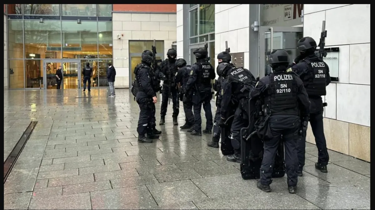 В центре Дрездена произошла стрельба, предположительно, преступник напал на радиостанцию Radio Dresden