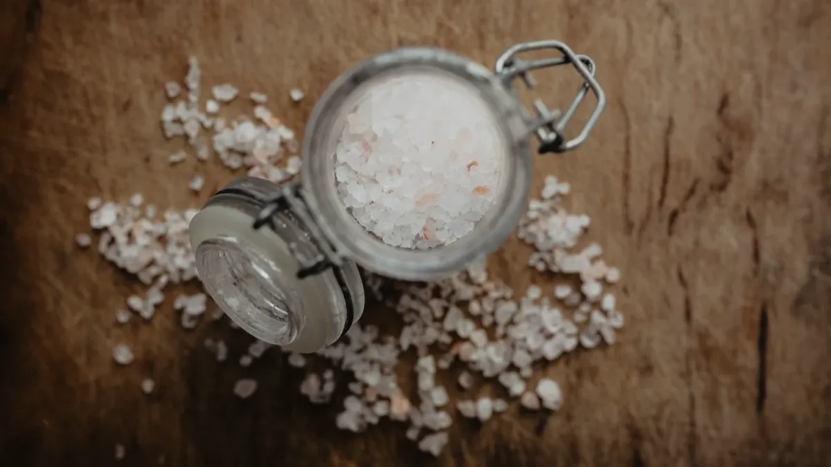 Как 21 апреля приготовить четверговую соль в Чистый четверг 2022: правила ритуала и как пользоваться магическим средством. Важные ритуалы дня для каждого