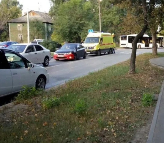 86-летнего пешехода насмерть сбила иномарка и скрылась с места ДТП в Новосибирске