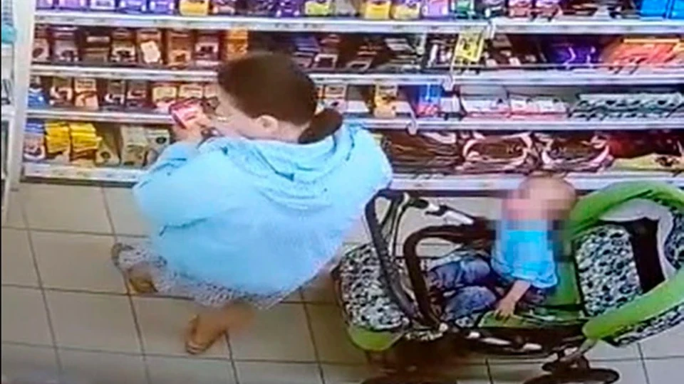 В Новосибирске беременную женщину с коляской задержали из-за кражи в магазине. Фото: Гвардия