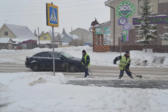 Снег в Бердске убирают как муниципальные организации, так и частные