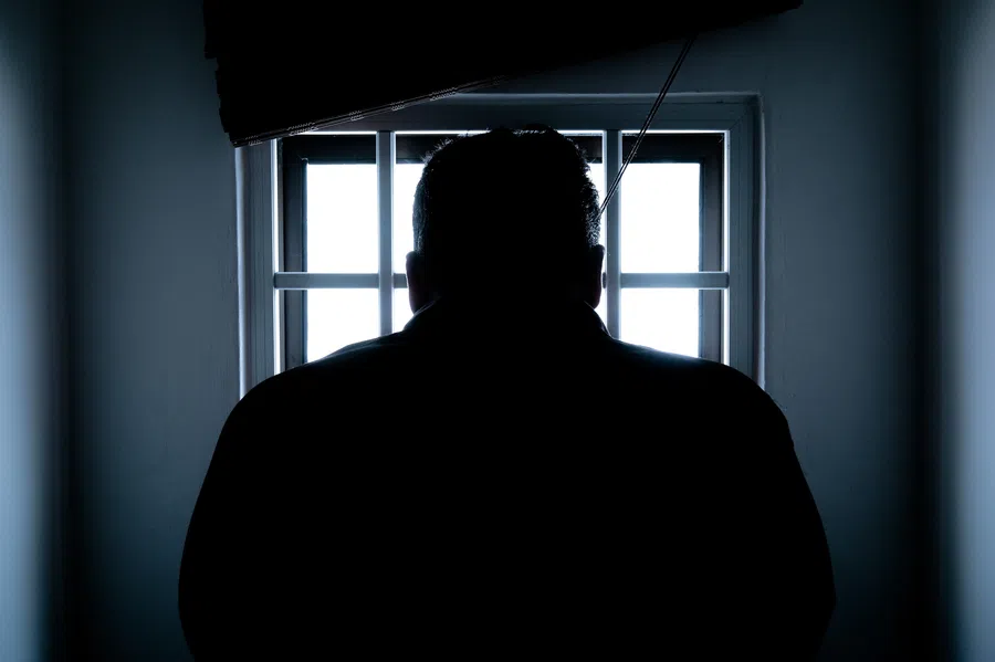 В Ачинске задержали мужа похитившей 23 млн рублей кассирши