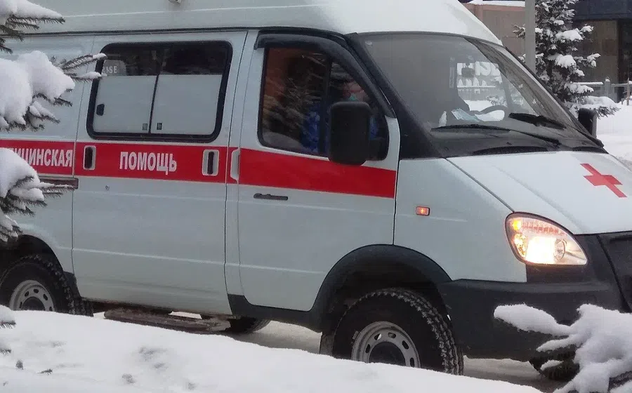 Труп женщины под окнами высотки обнаружили в центре Новосибирска