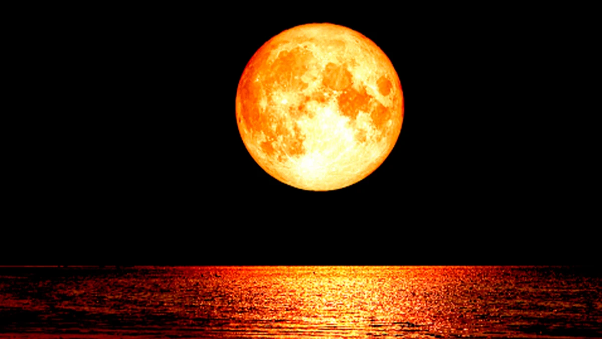 Коварная красная луна 16 мая 2022: Полное лунное затмение в ночь на воскресенье заставит Луну выглядеть как светящийся красный диск в небе