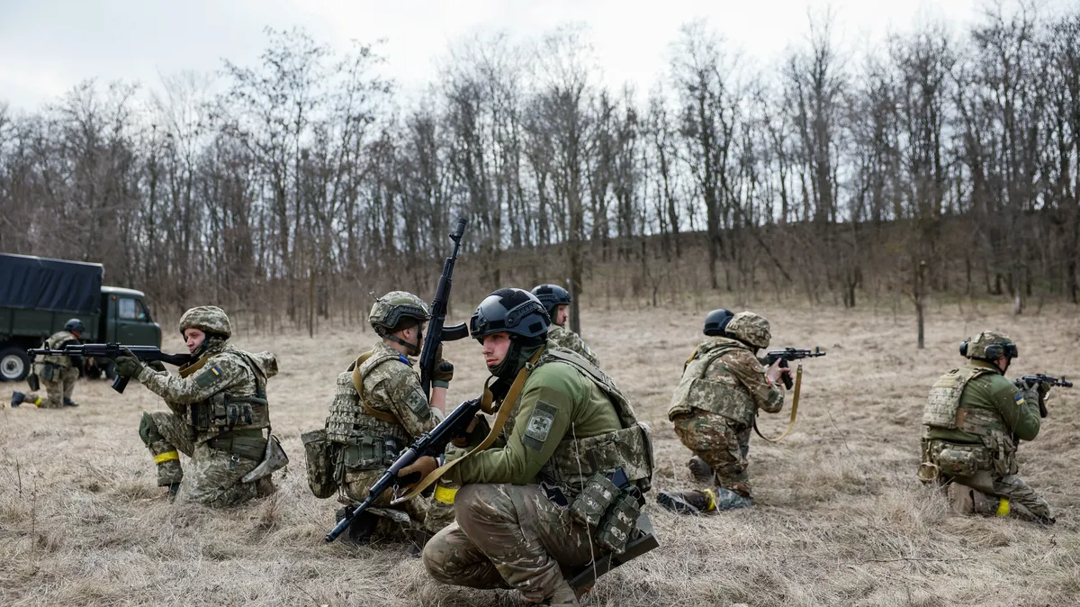 НАТО строят дороги к Украине под предлогом продовольственной помощи — что повезет Запад в Киев