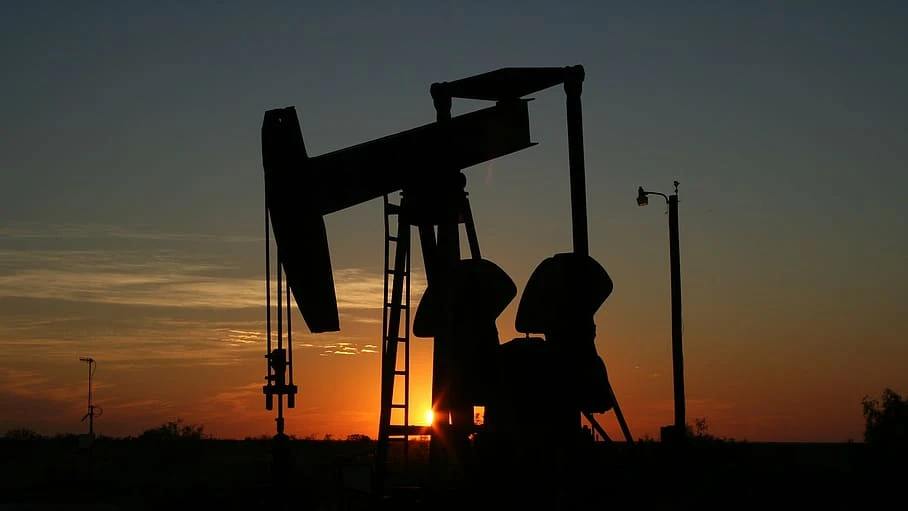 ФРГ откажется от российской нефти до конца 2022 года – полностью