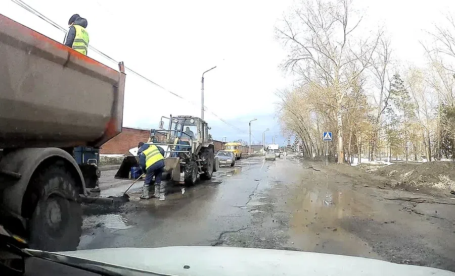 Разбитую дорогу за 150 млн рублей на ул. Черемушной в Бердске откапиталят с 1 июля 2021 года