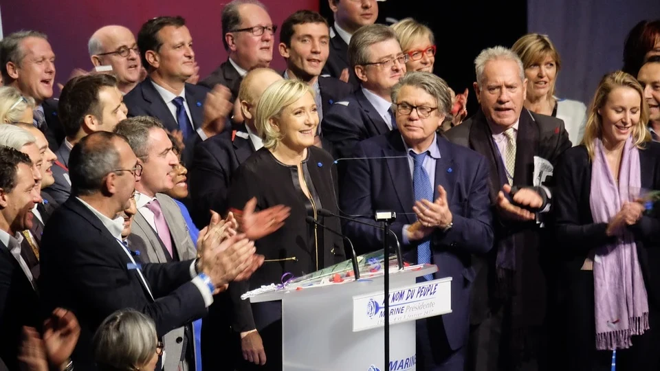 Кто такая Марин Ле Пен: что она обещает Франции в случае победы на выборах президента. Почему она догоняет Эммануэля Макрона